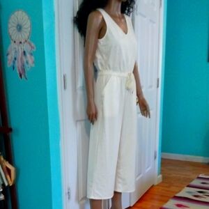 Bebop Cropped Jumpsuit With Pockets And Drawstring Waist NWT V Neck